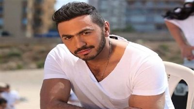 تامر حسني يكشف سر غياب نجوم 
