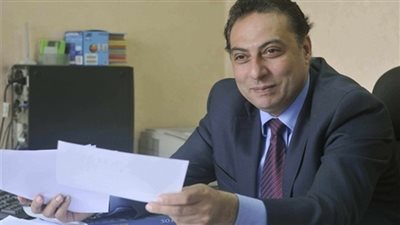 خبير سياسي: استقالة وزير التموين مدخل لإقالة الحكومة