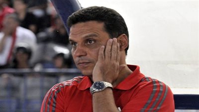 حسام البدري يشاهد مباريات الأهلي استعدادًا للموسم الجديد