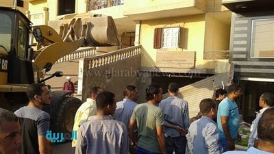 بالصور.. حملة لرفع الإشغالات بهضبة الأهرام 