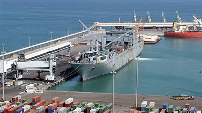 استعدادًا لعيد الأضحى.. ميناء سفاجا يستقبل 1584 رأس عجول حية