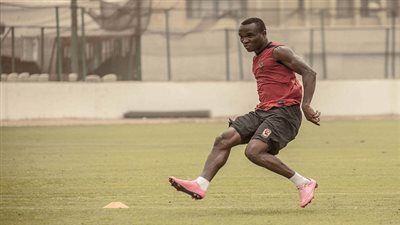 أنطوي وأجاي ينتظمان في تدريبات الأهلي 