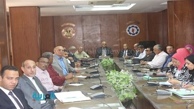 بالصور.. محافظة السويس تدرس إقامة منطقة صناعية بـ