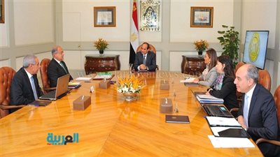 السيسي يطالب بضغط الفترة الزمنية لتنفيذ خطة تنمية المثلث الذهبي