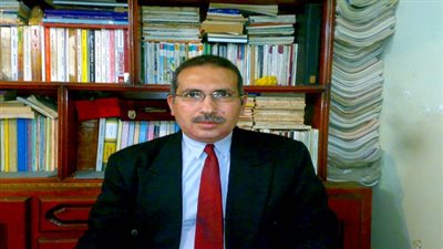 عادل عامر: البنك المركزي يقف حائلًا بين المهمشين وشركات الاحتكار