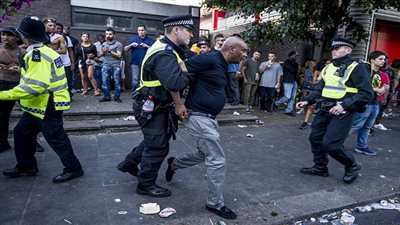 بالصور.. إسدال الستار على كرنفال نوتينغ هيل العالمي في غرب بريطانيا.. تحرش جنسي ومخدرات وحالات طعن أبرز مشاهد الاحتفالات.. والشرطة البريطانية تلقي القبض على 450