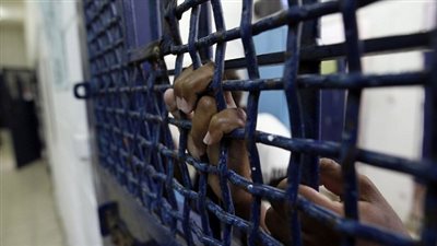 الأسير فراس منصور يتعرّض للتعذيب خلال تحقيق الاحتلال معه