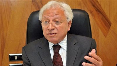 خبير قانوني: البرلمان ينحرف في استعمال السلطة التشريعية