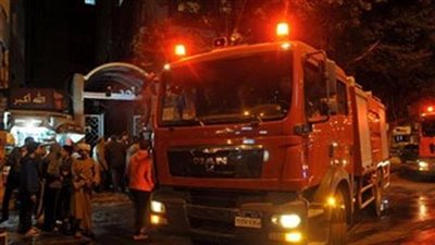 10 سيارات إطفاء لإخماد حريق بإدارة مرور بولاق أبو العلا