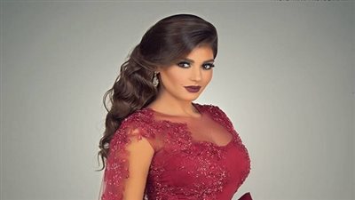 ياسمين صبري تخطف الأنظار بإطلالة جذابة 