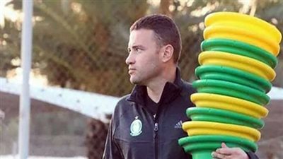 تدريبات بدنية شاقة للاعبي الأهلي تحت إشراف 