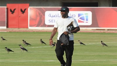 أنطوي يعود من غانا ويشارك في مران الأهلي 