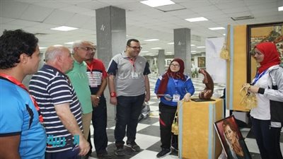 بالصور.. نائب رئيس جامعة المنصورة يتفقد البعثة المشاركة بأسبوع الفتيات