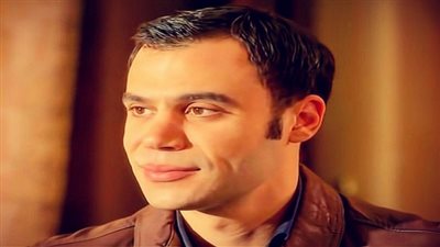 محمد عادل إمام ينشر صورة له مع نجوم 