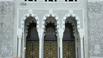 السعودية تنشر قوات إضافية في مداخل الحرم المكي لتنظيم المرور