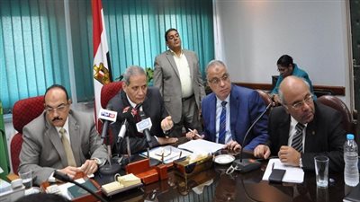 شائعات تأجيل الدراسة تكشف المستور.. وزير التعليم: طباعة 75% من الكتب وبداية العام في موعده.. تدريب 267 ألف معلم.. والموافقة على إلغاء امتحانات 