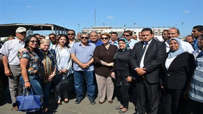 بالصور.. وزير البيئة يفتتح المحطة الوسيطة بمحرم بك