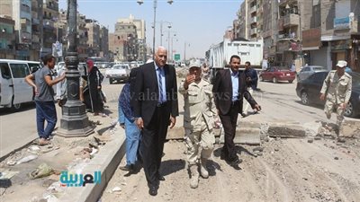 بالصور.. محافظ السويس يتفقد أعمال رصف شارعي الجيش و23 يوليو