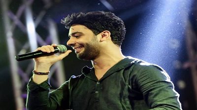 بالصور.. أحمد جمال يشعل حفل 