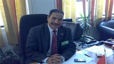 أستاذ علم نفس: السيسي أحيانًا يقع في 