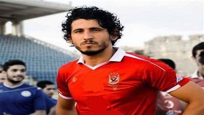  مدافع الأهلي أحمد حجازي يرحب بمولوده الجديد 