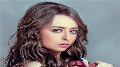 هبة مجدي تنشر صورة من كواليس 