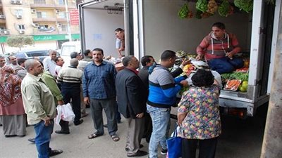 رئيس حي مصر القديمة: 3 سيارات لتوزيع السلع المخفضة للأهالي 