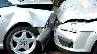 مصرع وإصابة 5 في تصادم سيارتين أعلى الدائري