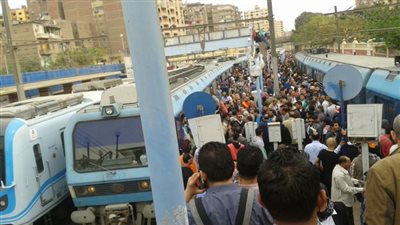 حالات اختناق بمترو حلوان عقب تعطل أحد القطارات 
