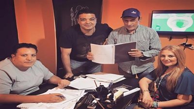 رانيا محمود ياسين تروج لمسرحية 