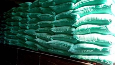 ضبط 86 طن سكر ودقيق وأرز قبل تهريبها للسوق السوداء بالتجمع الأول