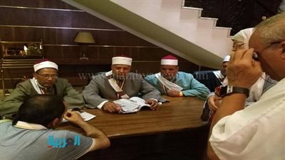 بالصور.. وعاظ بعثة الأزهر يردون على استفسارات الحجاج الأجانب