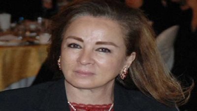 حمدي قنديل بصحبة نجلاء فتحي لإجراء عملية جراحية 