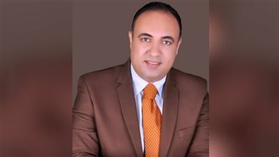 تعرف على تفاصيل اجتماع وزير الإسكان بنائب 