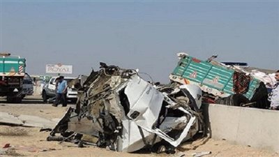 اصطدام سيارة بحاجز خرساني أعلى الطريق الدائري