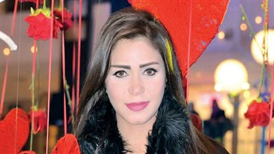 إيناس عزالدين تنعى زوجها في وفاة 6 من أفراد عائلته 