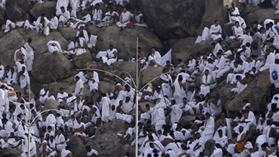 اصابة اعداد كبيرة من الحجاج بضربات شمس.. واعلان حالة الطوارئ