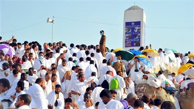 بث مباشر.. رمي الحجاج جمرة العقبة الكبرى