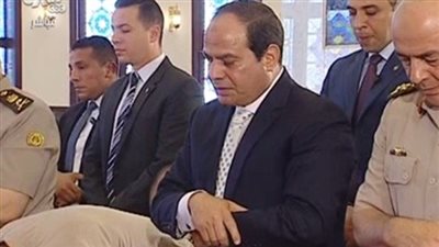 رجال الدولة بصحبة 