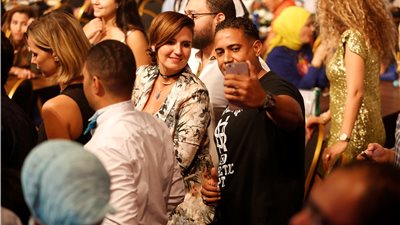 بالصور.. وصلات رقص هنا شيحة وايمان العاصي في حفل حماقي