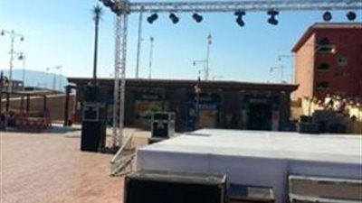 بالصور.. استعدادات شواطئ العين السخنة لحفل محمد قماح