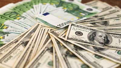 ننشر أسعار العملات الأجنبية مقابل الجنيه.. والدولار يسجل 888 قرشًا