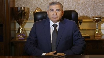 وزير التموين يقيل رئيسا 