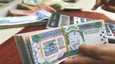 ننشر  أسعار صرف العملات العربية.. والريال السعودي يسجل 2 جنيه