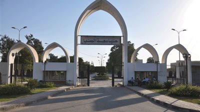 توقيع الكشف الطبي على 3600 طالب بجامعة المنيا