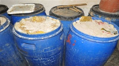 ضبط 3 أطنان مخلل غير صالحة للاستهلاك بالبحر الأحمر