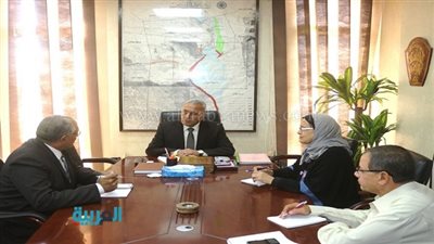 محافظ السويس يشدد علي الانتهاء من رصف شارع الجيش قبل العيد القومي