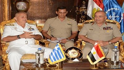 الفريق محمود حجازى يلتقى رئيس هيئة الأركان العامة اليونانية