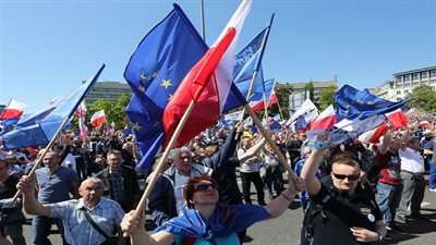 مسيرة فى العاصمة البولندية احتجاجًا على سياسات الحكومة