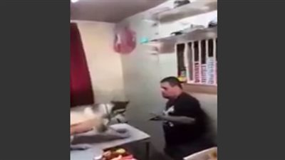 بالفيديو.. طريقة مرعبة لترهيب طفل من ذو ي الإعاقة الذهنية